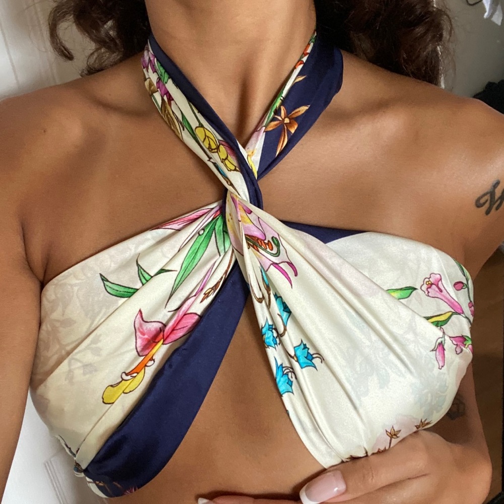 NEW Authentic Gucci silk scarf - Picture 7 of 10